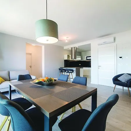 Holiday home Gorgeous In Kastel Novi With Wifi